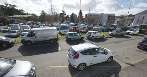 Stationnement à Pont-Rousseau : des changements au 1er mars