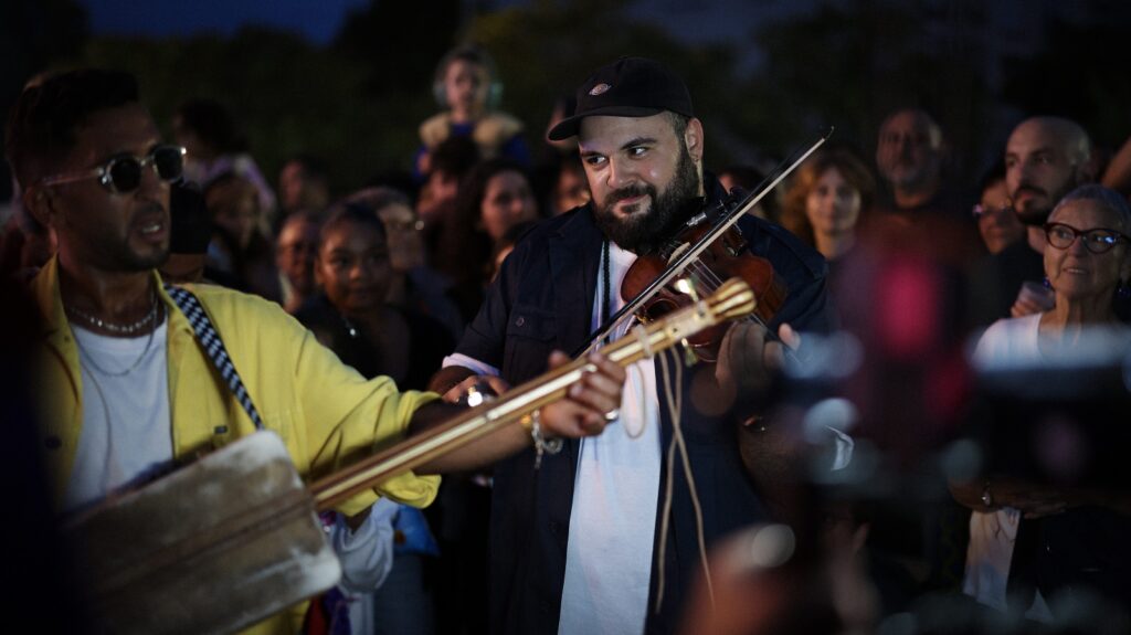 Samifati & Transe Gnawa Express au milieu de la foule
