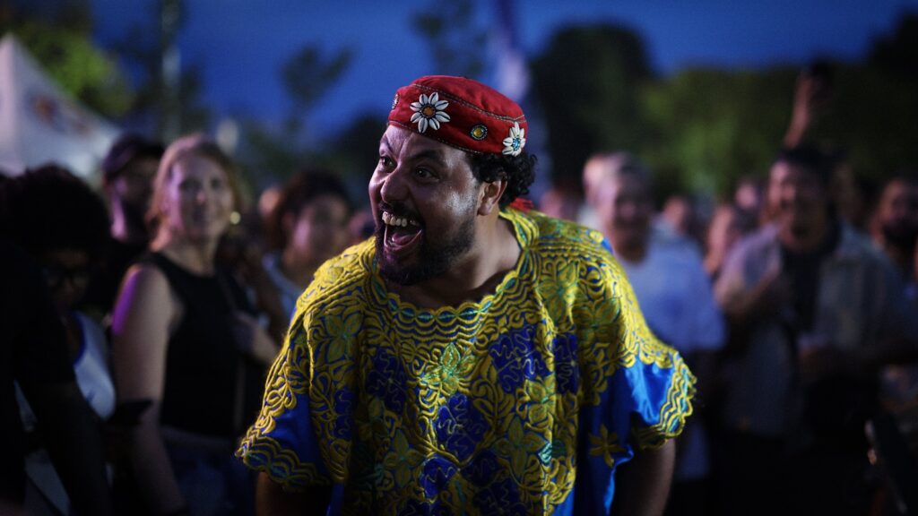 Samifati & Transe Gnawa Express au milieu de la foule