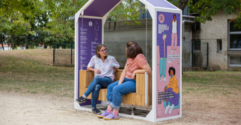 Des bancs du dialogue à découvrir et expérimenter